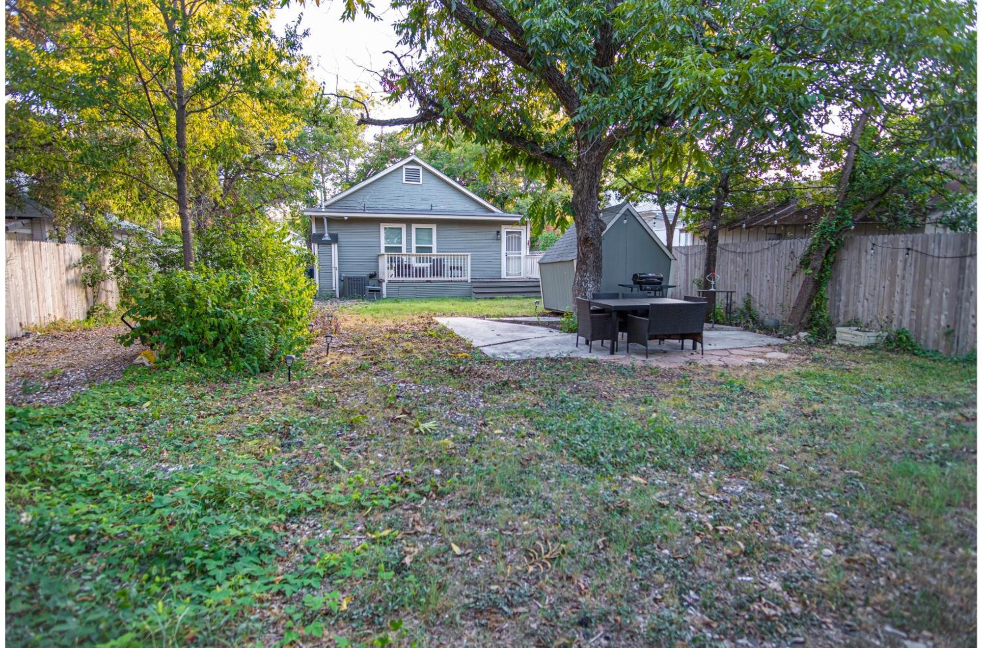 Chic Downtown Farmhouse With Garden And Bbq Grill San Antonio Exterior photo